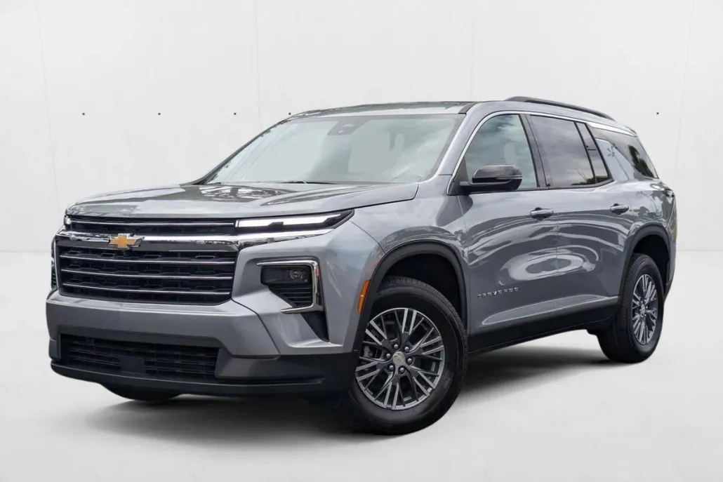 2025 Chevrolet Traverse photo 1