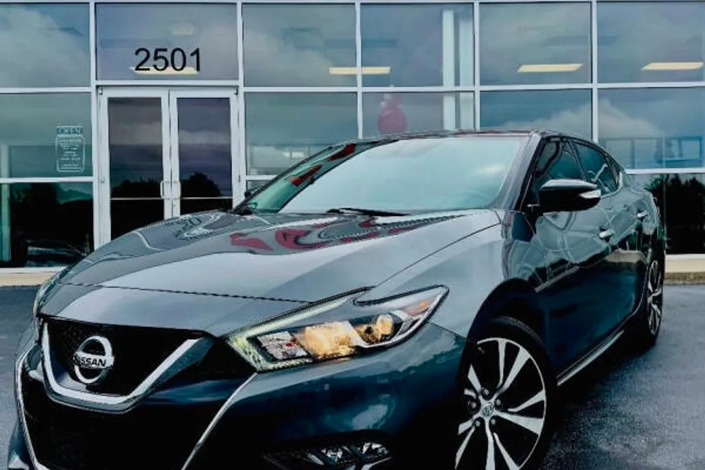 2018 Nissan Maxima SV photo 1
