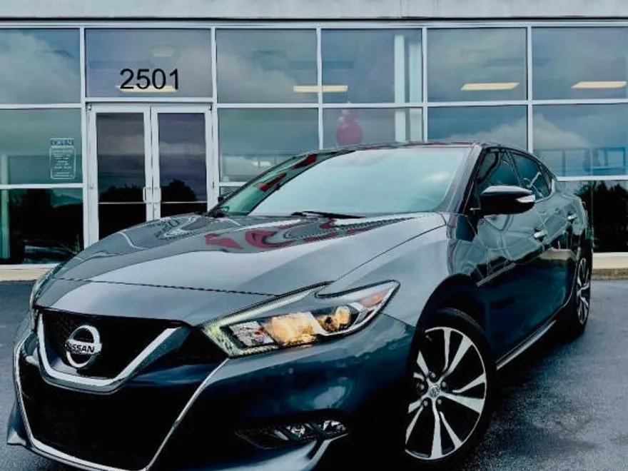 2018 Nissan Maxima SV photo 1