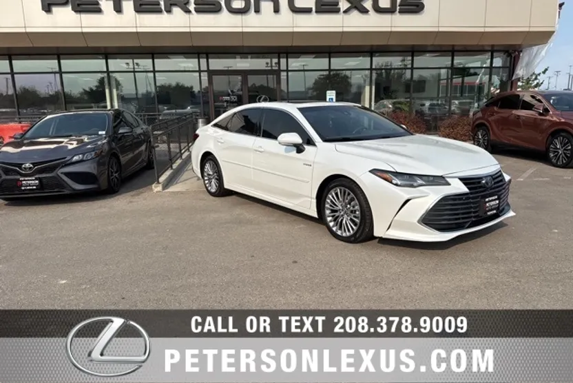 2019 Toyota Avalon Hybrid Limited photo 1