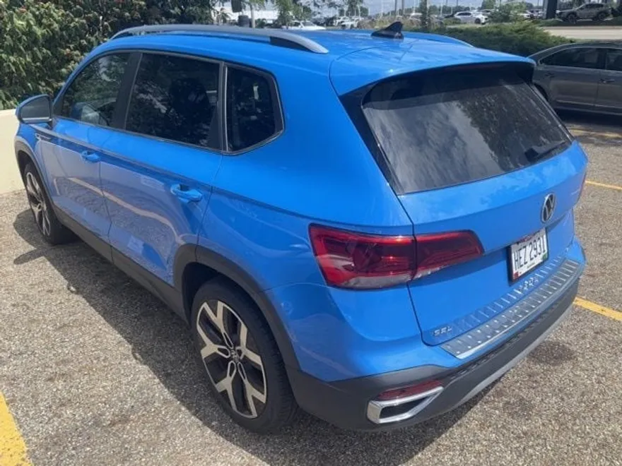 2022 Volkswagen Taos SEL photo 1