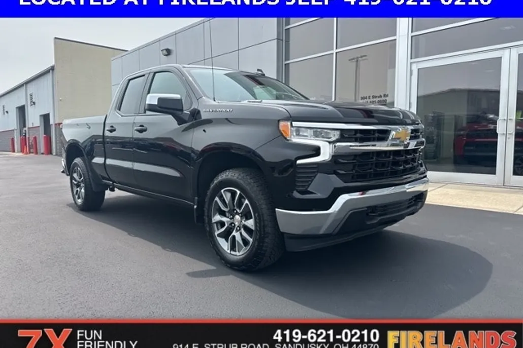 2025 Chevrolet Silverado 1500 LT photo 1