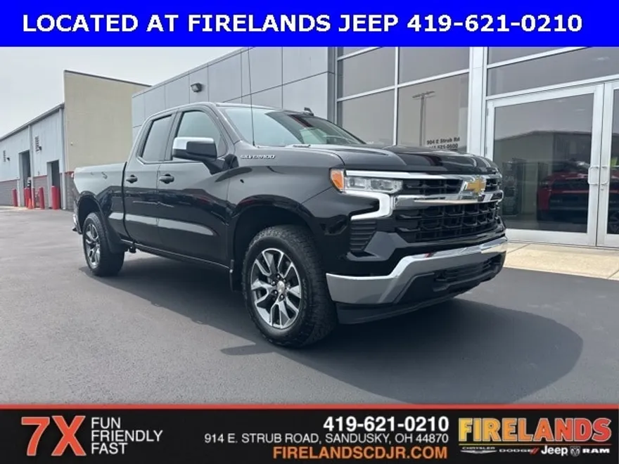 2025 Chevrolet Silverado 1500 LT photo 1