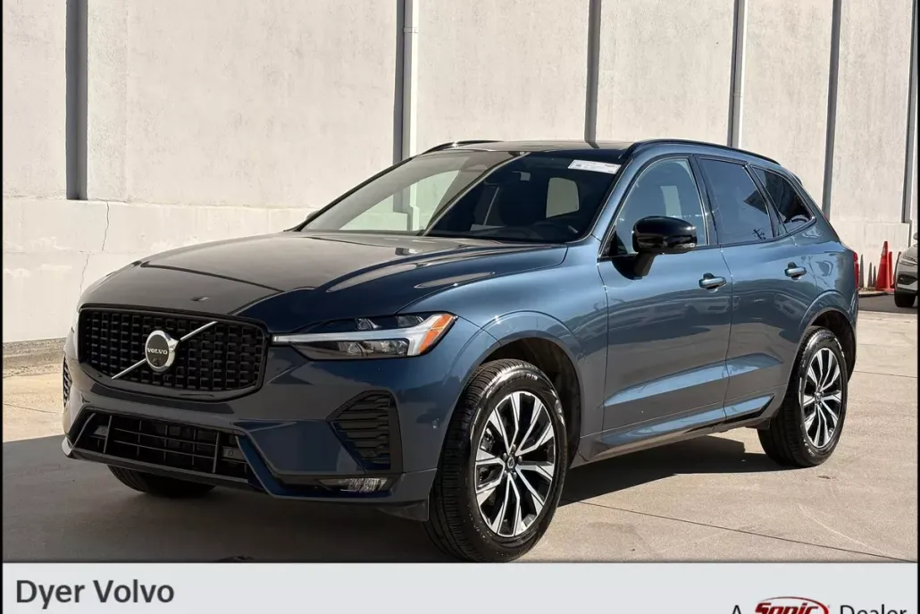 2025 Volvo XC60 Plus photo 1