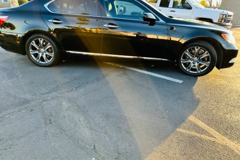2008 Lexus LS 460 photo 1