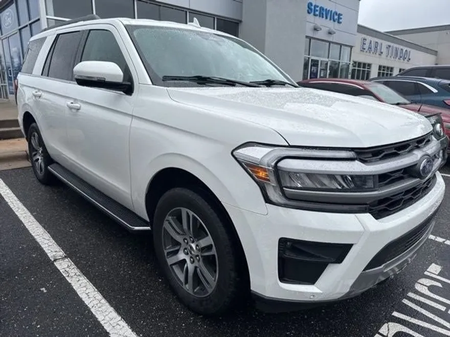 2022 Ford Expedition XLT photo 1