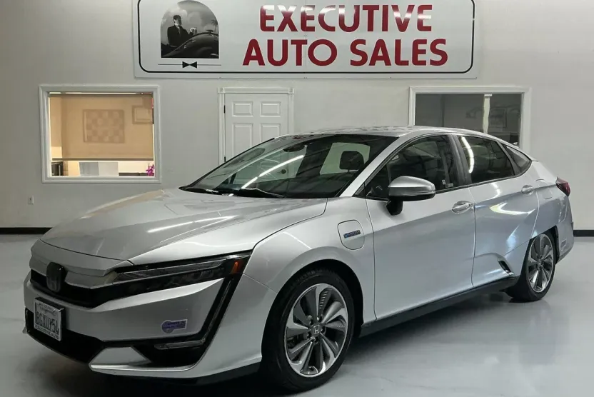 2018 Honda Clarity Plug-In Hybrid photo 1