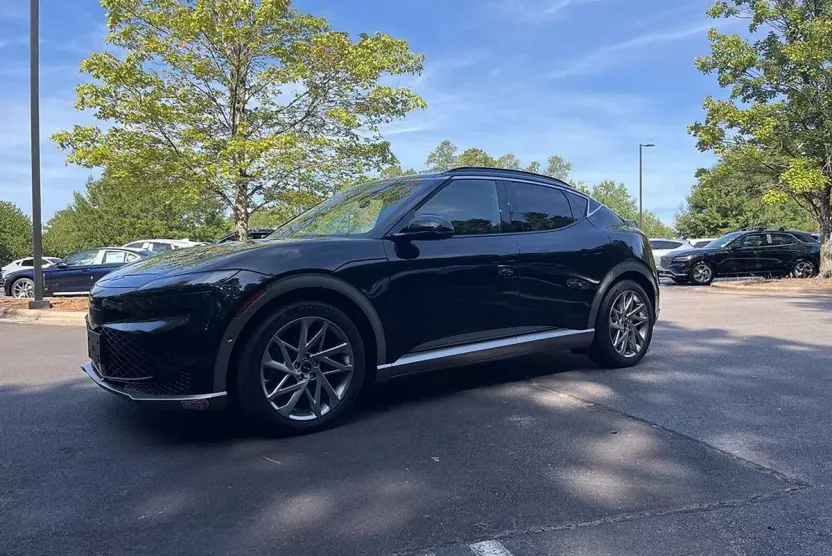 2025 Genesis GV60 Advanced photo 1