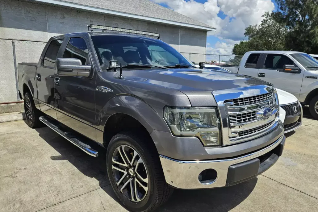 2013 Ford F-150 XLT photo 1