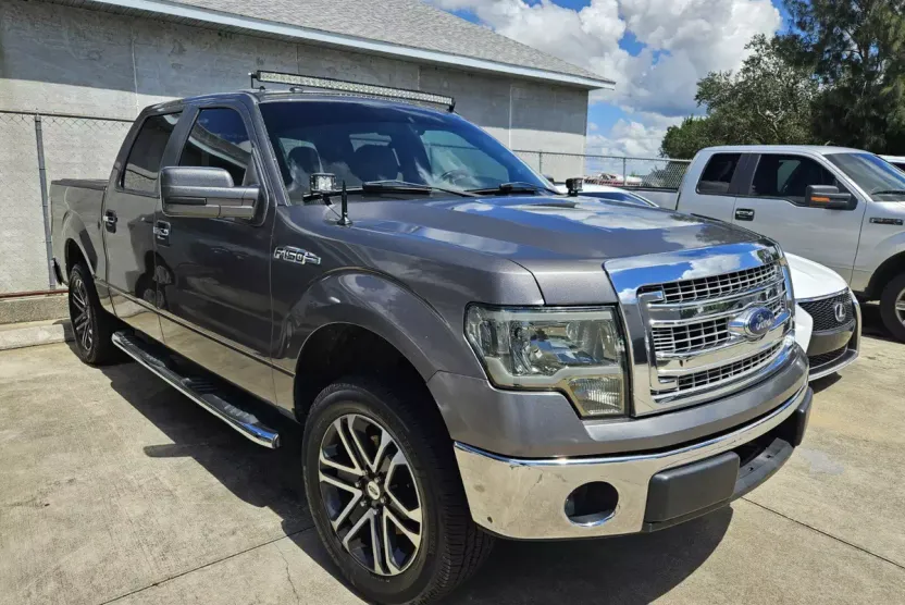 2013 Ford F-150 XLT photo 1