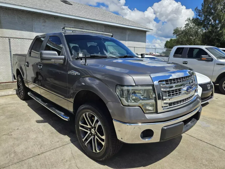 2013 Ford F-150 XLT photo 1