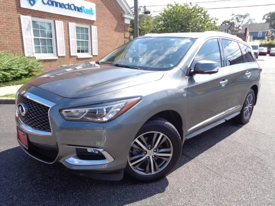 2017 Infiniti QX60 photo 1