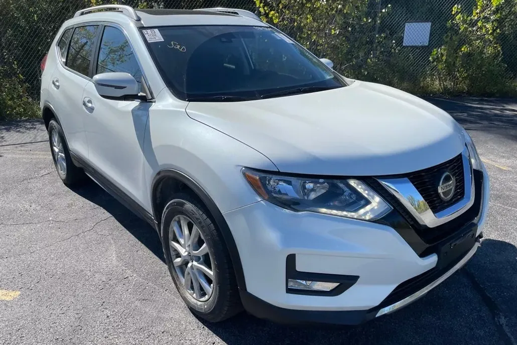 2020 Nissan Rogue SV AWD photo 1
