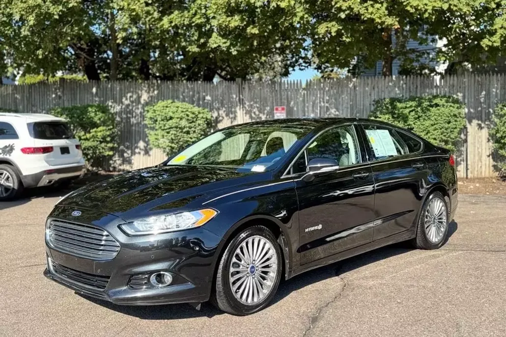 2014 Ford Fusion Hybrid Titanium photo 1