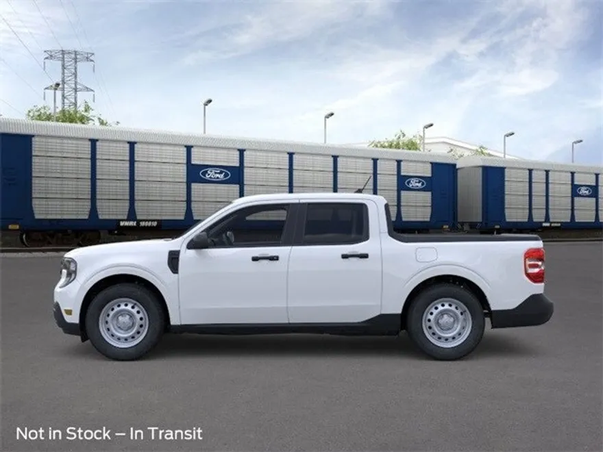 2025 Ford Maverick XL photo 1