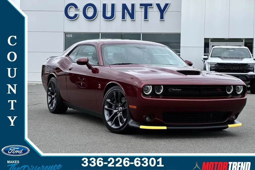 2023 Dodge Challenger R/T Scat Pack photo 1