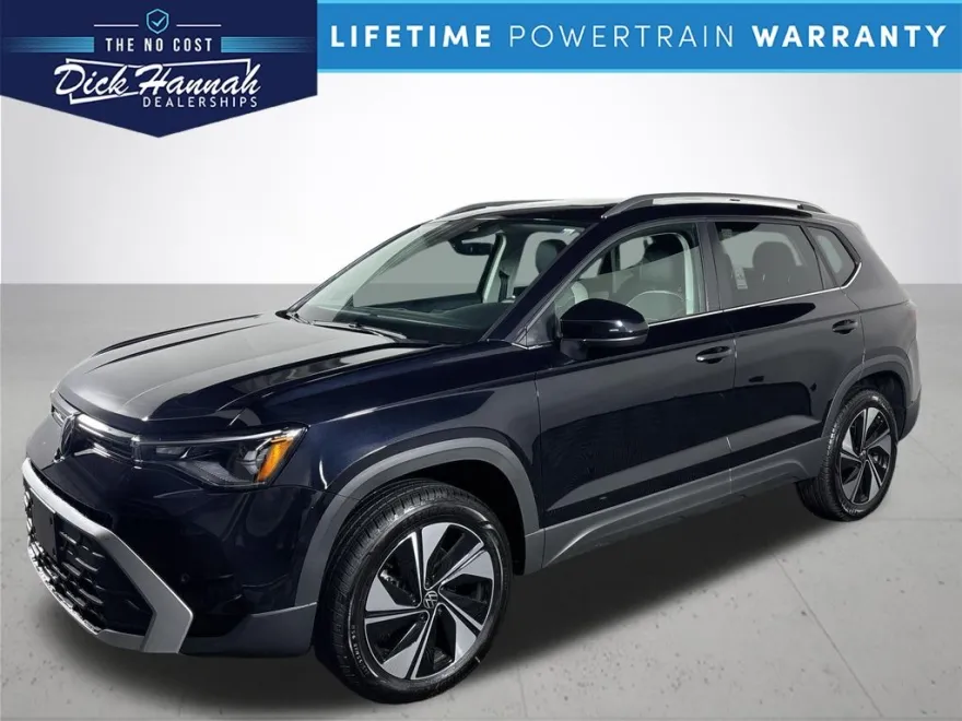2025 Volkswagen Taos SE photo 1