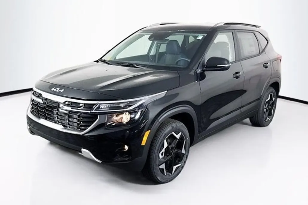 2025 Kia Seltos S photo 1