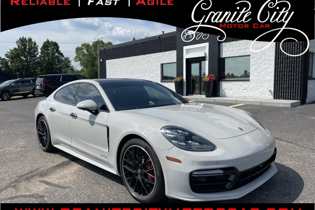 2020 Porsche Panamera GTS photo 1