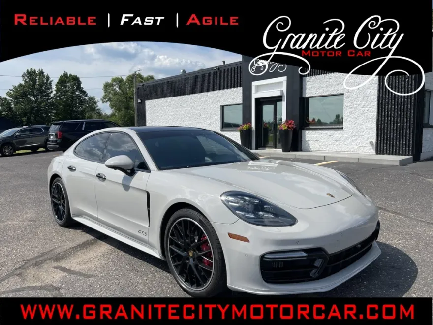 2020 Porsche Panamera GTS photo 1