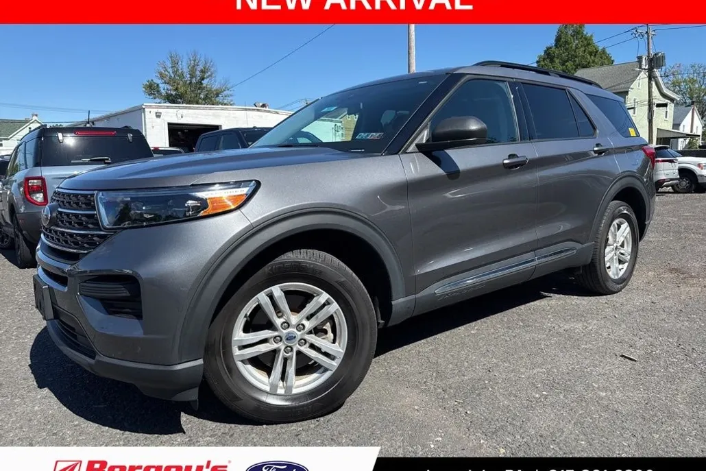 2022 Ford Explorer XLT photo 1
