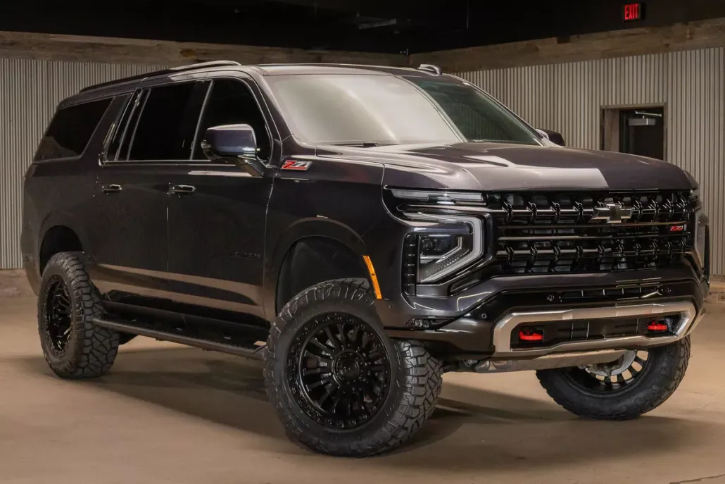 2025 Chevrolet Suburban Z71 photo 1