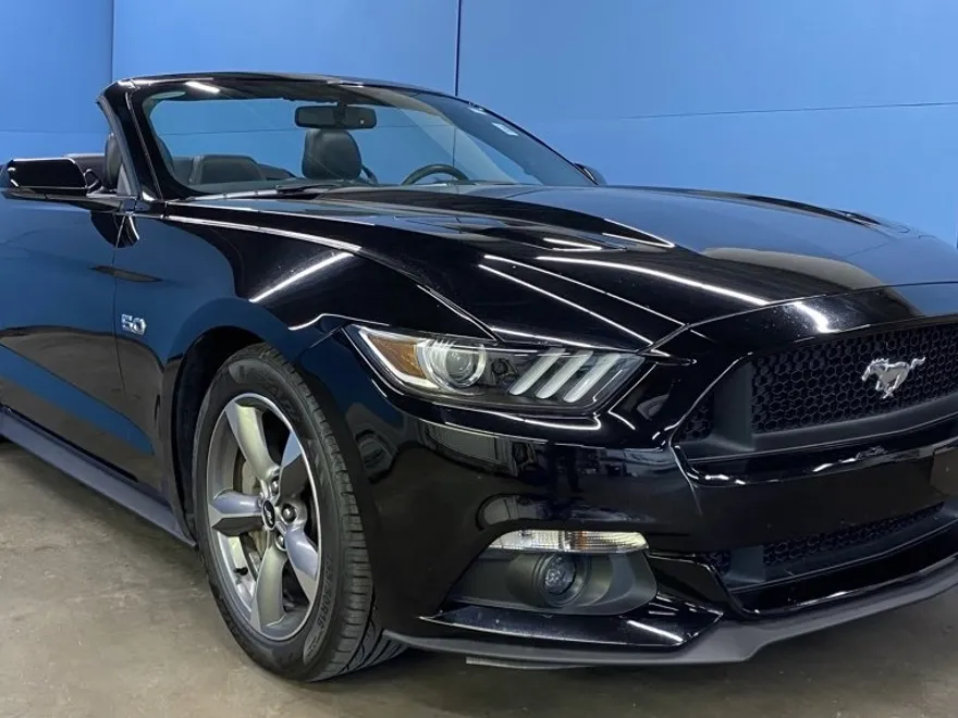 2017 Ford Mustang GT Premium Convertible photo 1