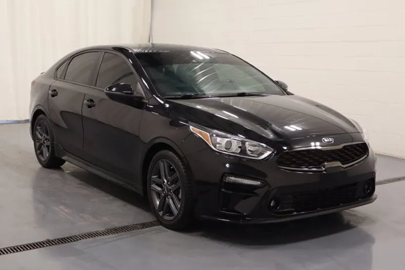 2021 Kia Forte GT-Line photo 1