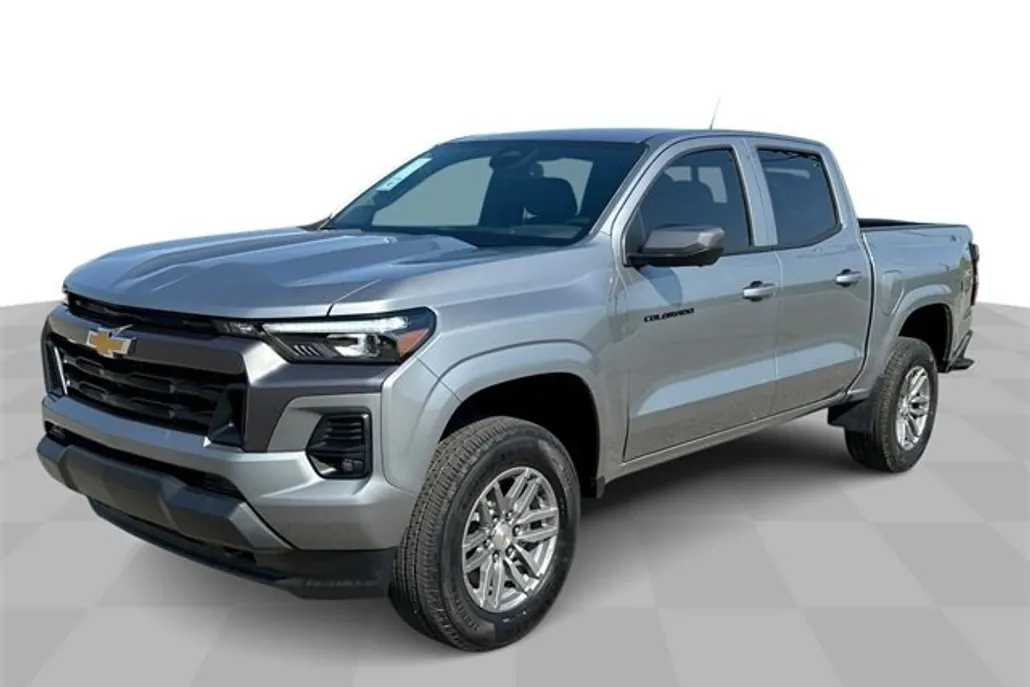 2026 Chevrolet Colorado LT photo 1