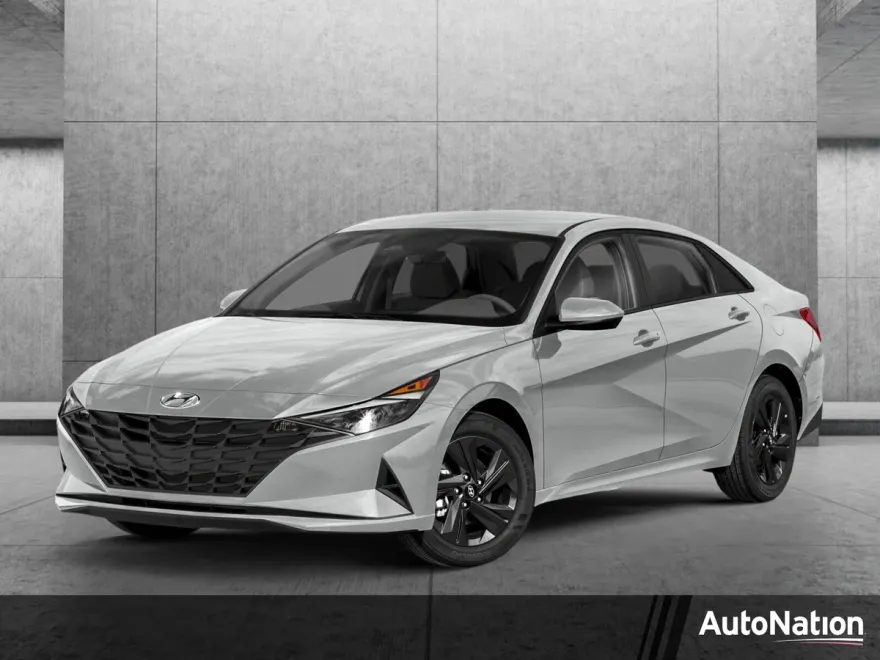 2023 Hyundai Elantra SEL photo 1