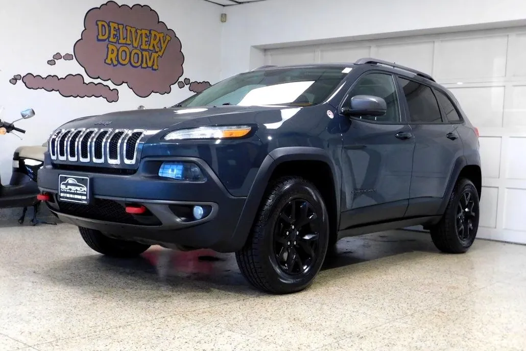 2016 Jeep Cherokee Trailhawk photo 1