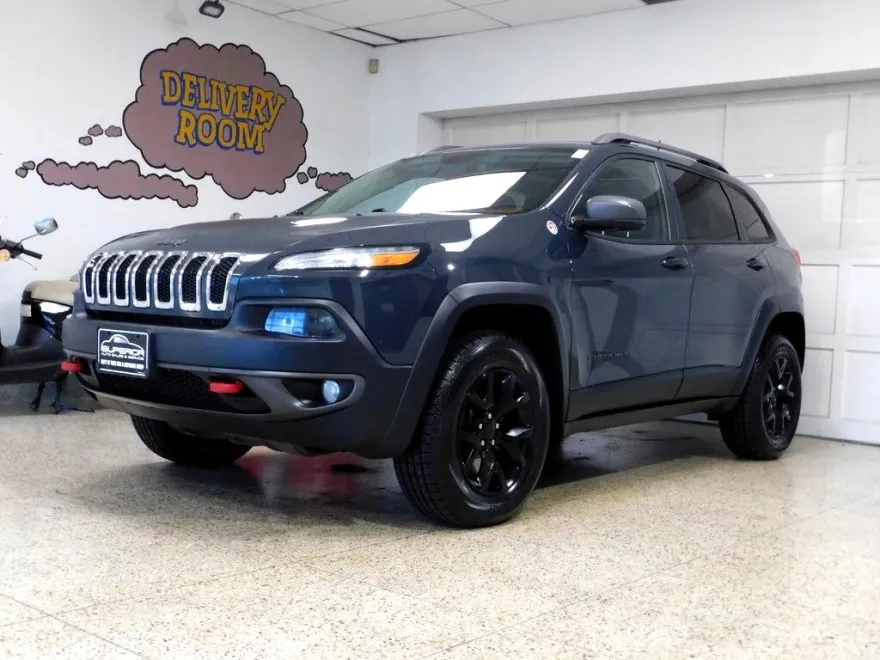 2016 Jeep Cherokee Trailhawk photo 1