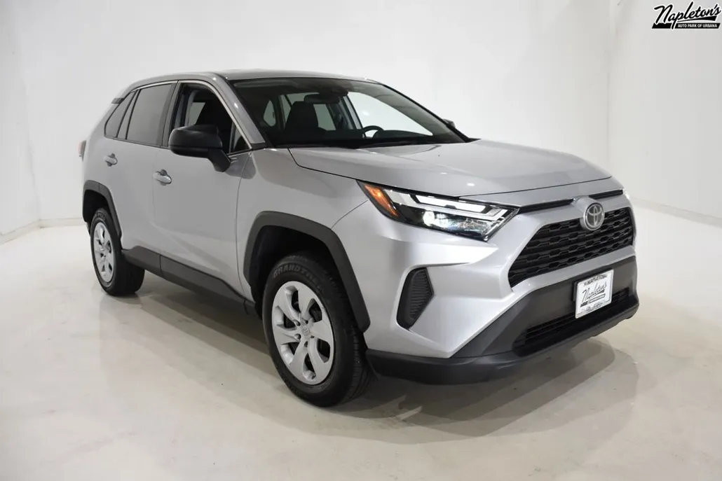 2024 Toyota RAV4 LE photo 1