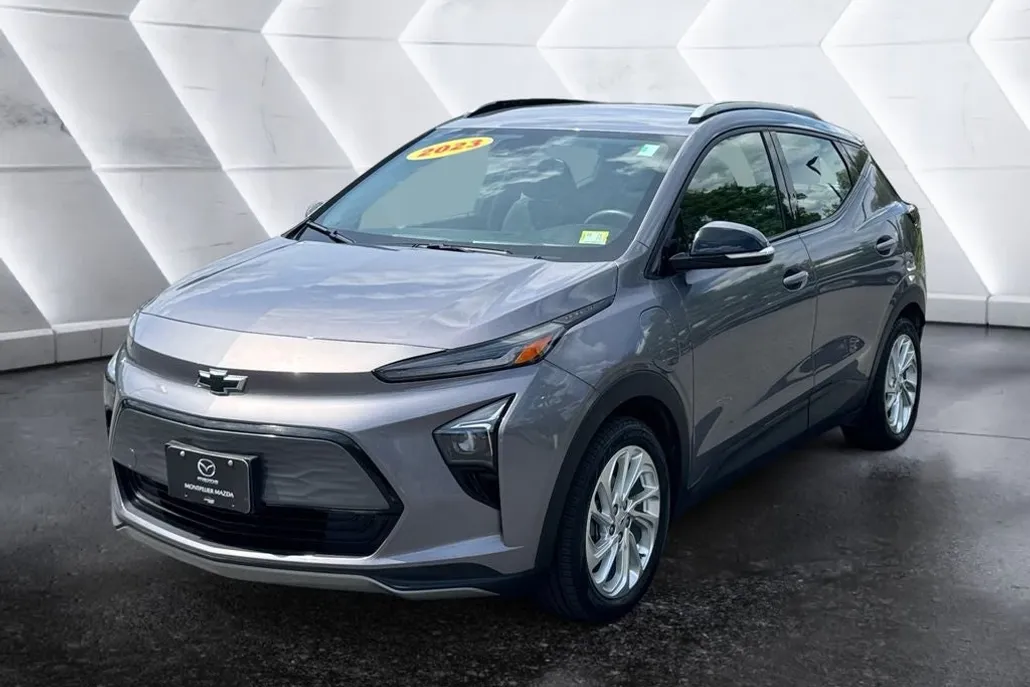 2023 Chevrolet Bolt EUV photo 1