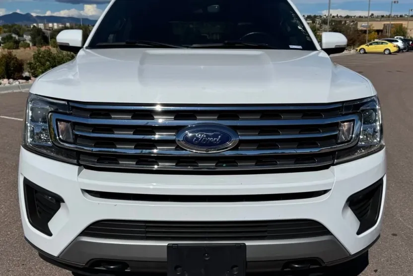 2020 Ford Expedition XLT photo 1