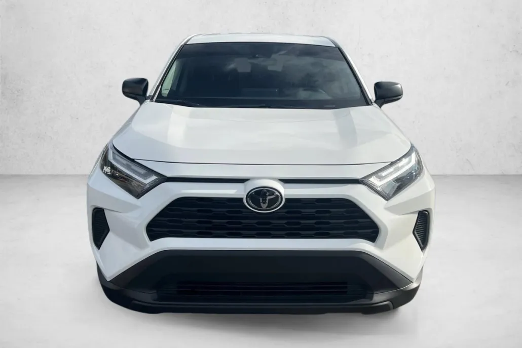 2024 Toyota RAV4 LE photo 1