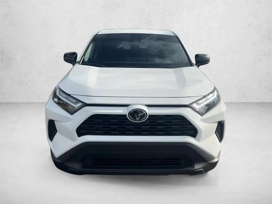 2024 Toyota RAV4 LE photo 1