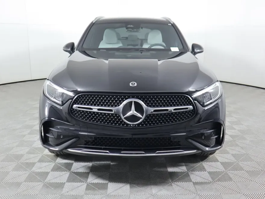 2026 Mercedes Benz GLC 300 photo 1