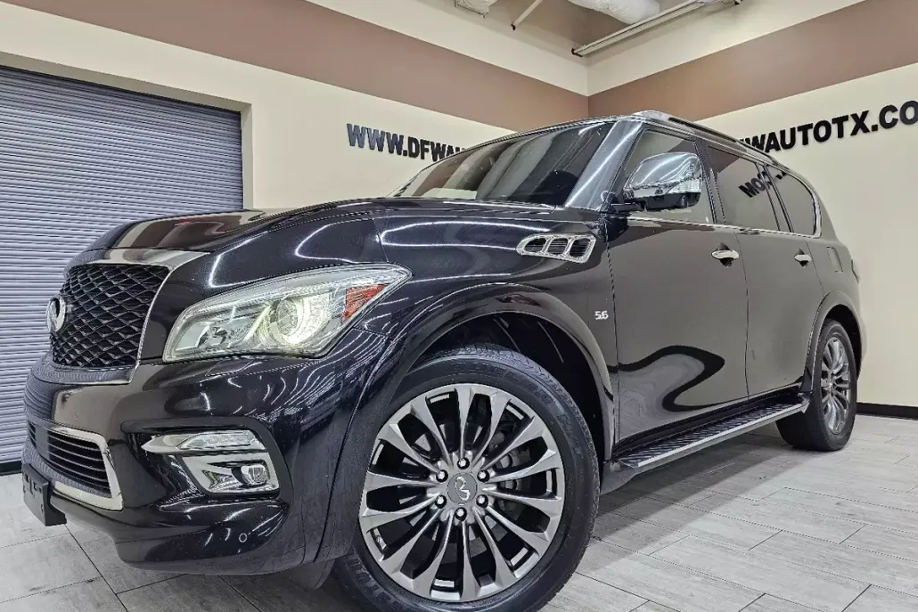 2015 Infiniti QX80 photo 1