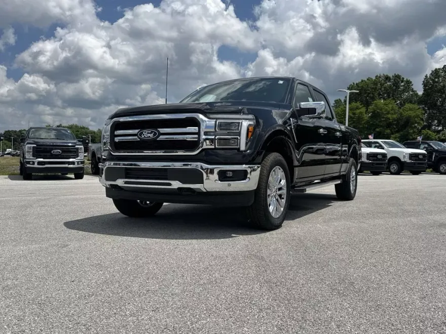 2025 Ford F-150 Lariat photo 1