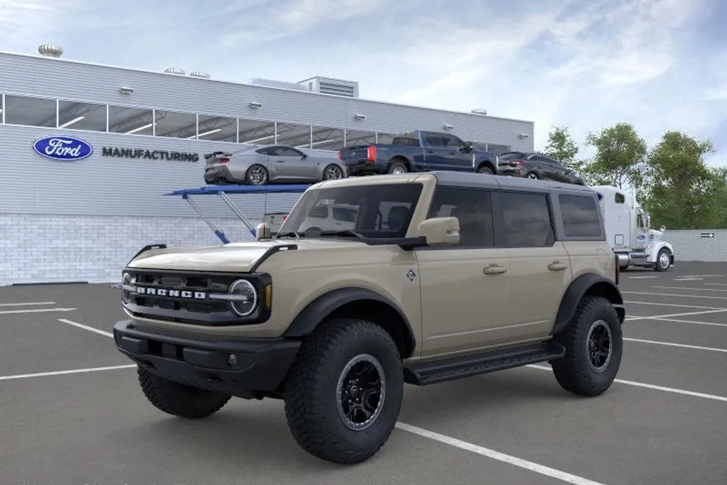 2025 Ford Bronco Outer Banks photo 1