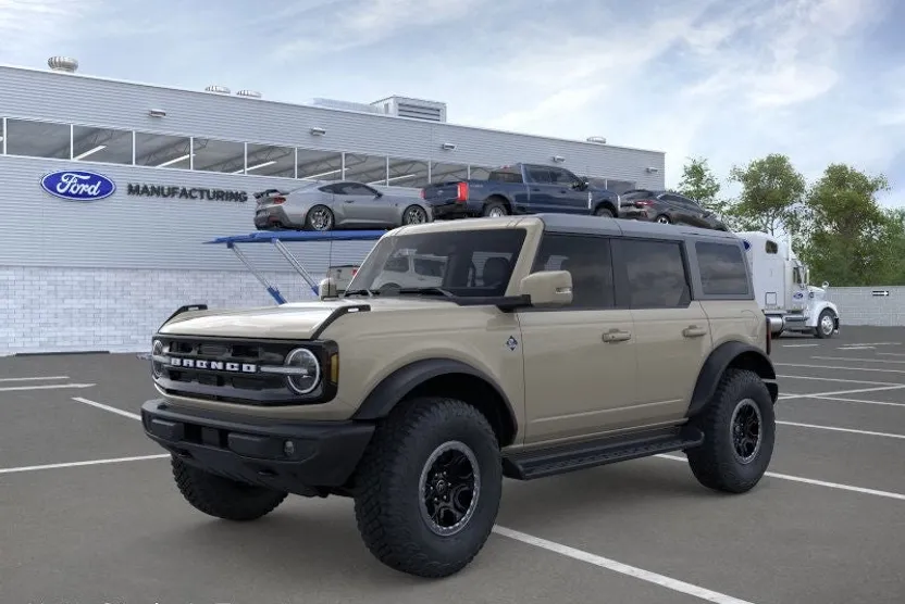 2025 Ford Bronco Outer Banks photo 1