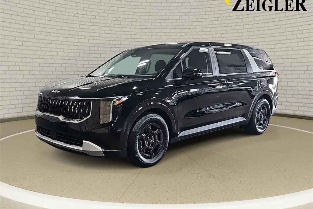 2025 Kia Carnival LXS photo 1