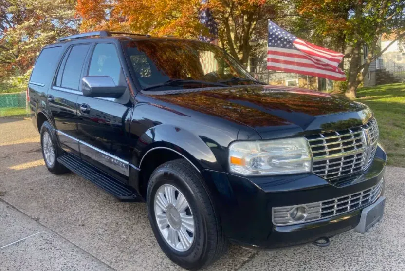 2008 Lincoln Navigator Base photo 1
