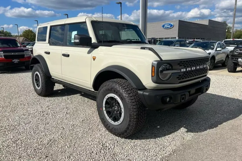 2025 Ford Bronco Badlands photo 1