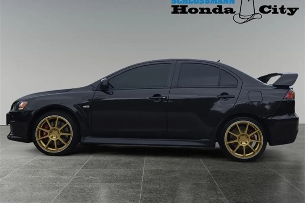 2011 Mitsubishi Lancer Evolution GSR photo 1