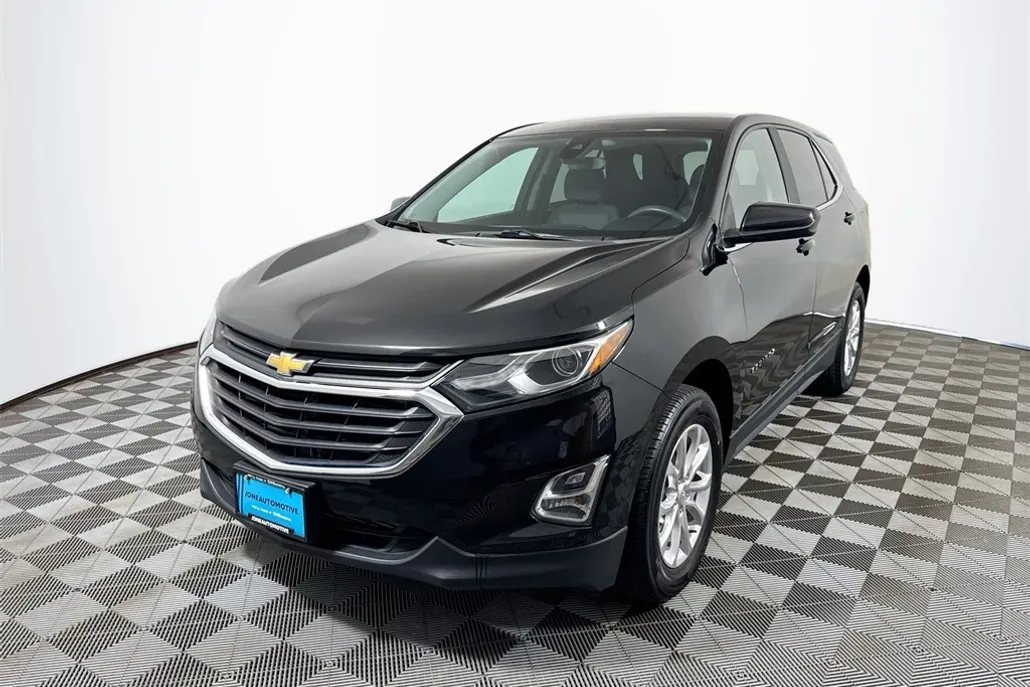 2021 Chevrolet Equinox LT photo 1