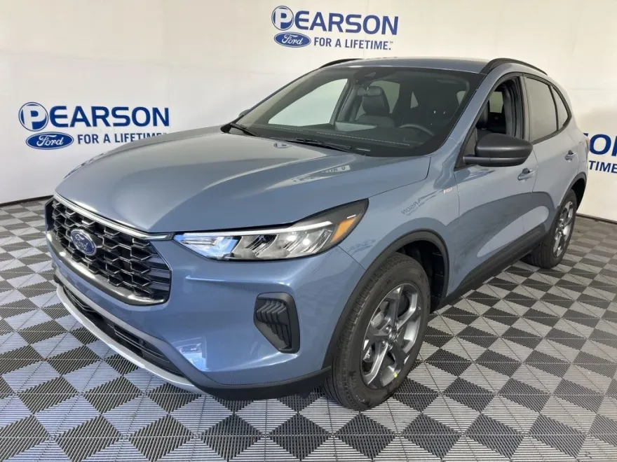 2026 Ford Escape ST-Line photo 1