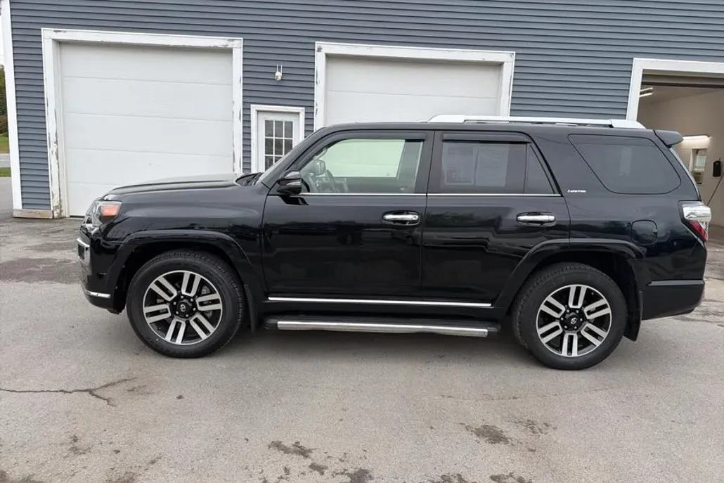 2019 Toyota 4Runner SR5 Premium 4WD photo 1