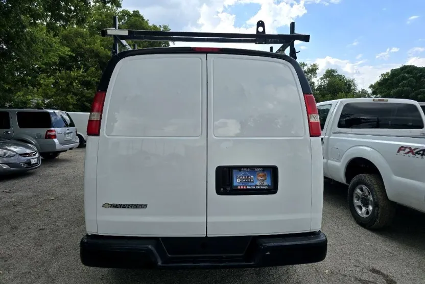 2019 Chevrolet Express 2500 Cargo photo 1